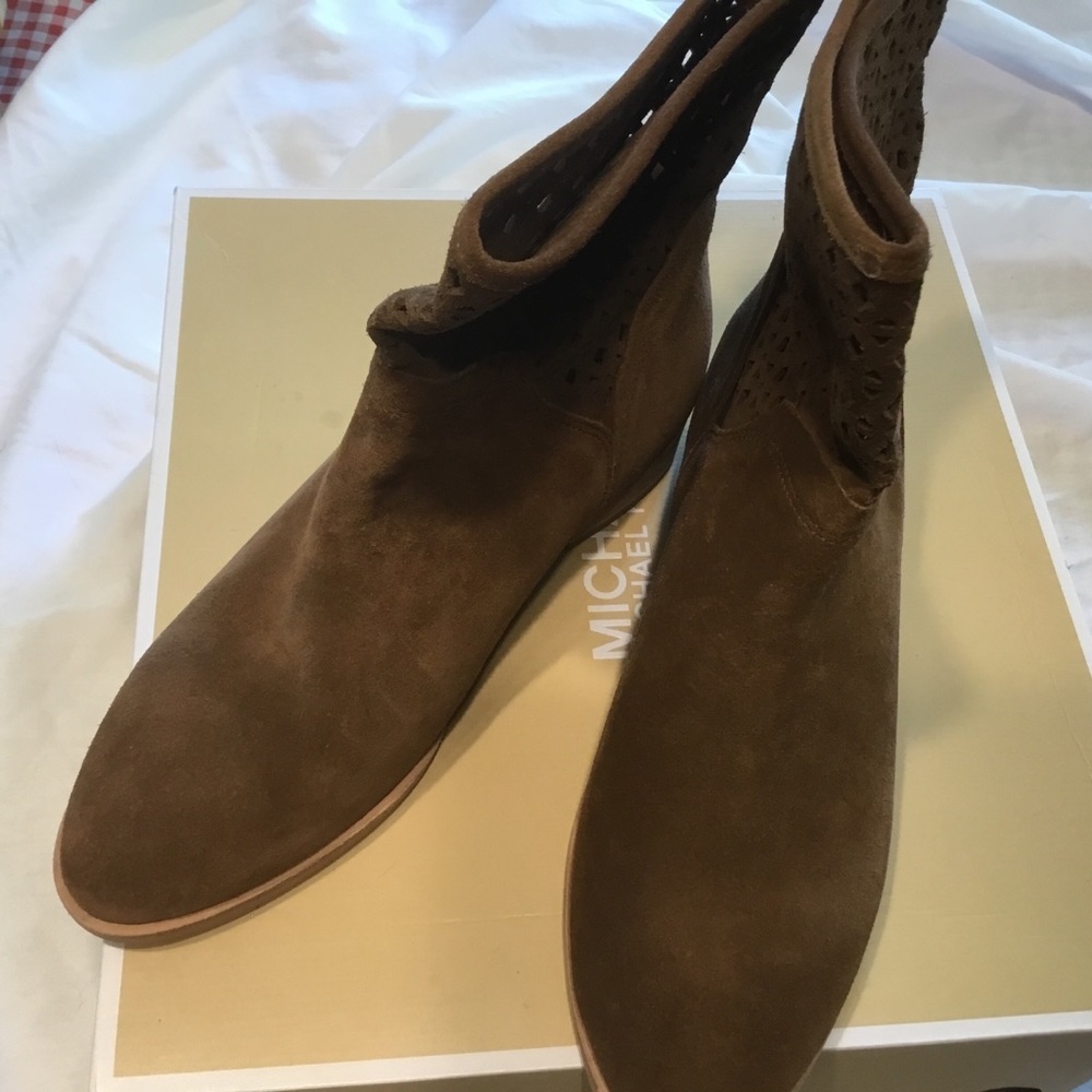 Michael Kors Sunny Bootie Leather Boots women’s Size 7.5 color Brown